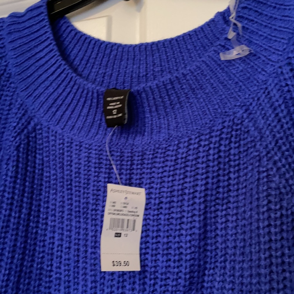Sweater - Picture 5 of 6